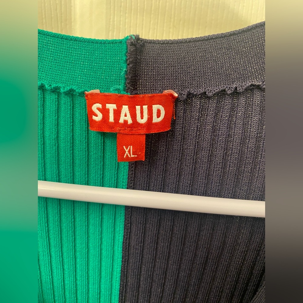 Colorblock Rib-Knit Button-Front Dress in Green & Navy - Picture 3 of 7